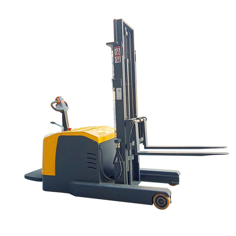 前移式電動(dòng)堆高車廠商淺談電動(dòng)堆高車發(fā)展趨勢(shì)