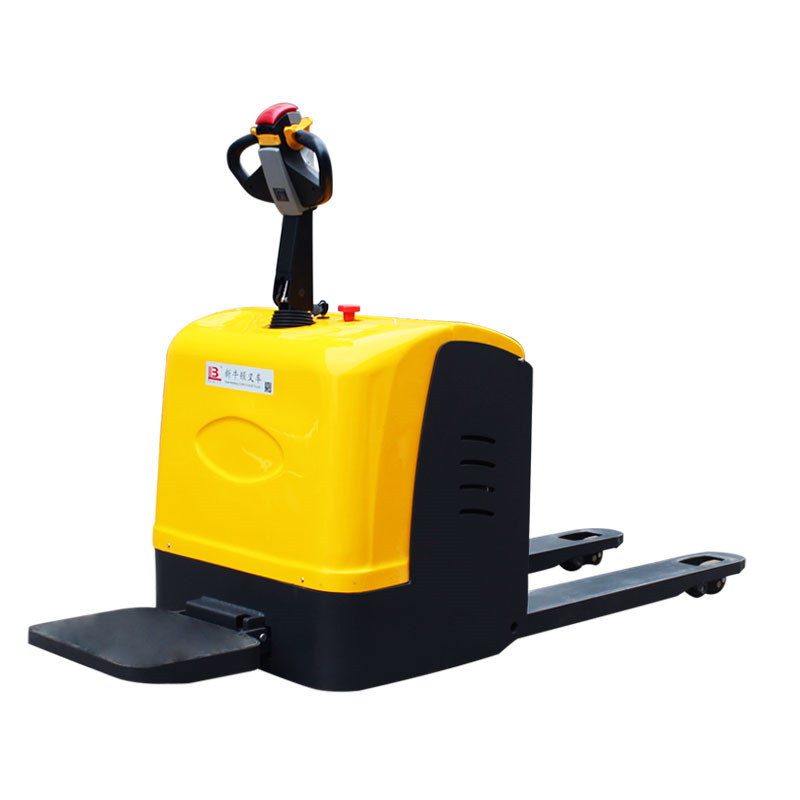 全電動(dòng)搬運(yùn)車(chē)生產(chǎn)廠家提示電動(dòng)搬運(yùn)車(chē)行駛時(shí)不可隨意