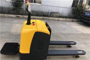 酷暑的夏日電動平臺搬運車應(yīng)該如何保養(yǎng)？?