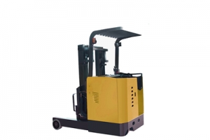 電動(dòng)堆高車(chē)廠家直銷(xiāo)聊聊堆高車(chē)的裝置