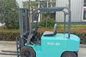 倉儲(chǔ)叉車廠家表示電動(dòng)叉車為什么比內(nèi)燃叉車貴？
