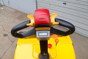 如何為電動搬運(yùn)車購買蓄電池？