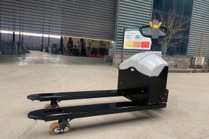 給全電動搬運(yùn)車充電需要注意什么？