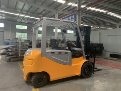 電動(dòng)叉車