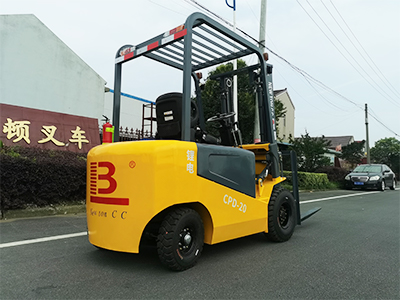 電動(dòng)叉車