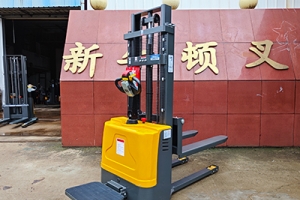 電動堆高車也需要辦證上崗？別等被查到了才后悔！